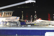 Rettungskräfte auf dem Motorschiff.