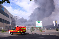 Einsatzfahrzeug an der Einsatzstelle.