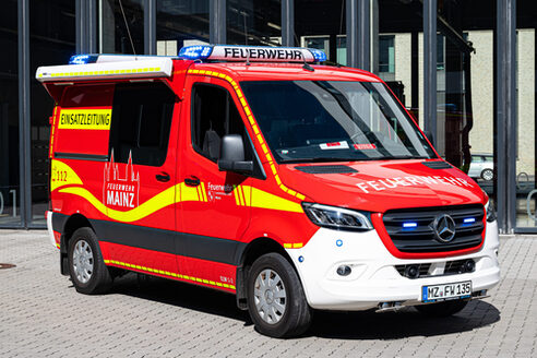 Command vehicle of the Mainz fire department