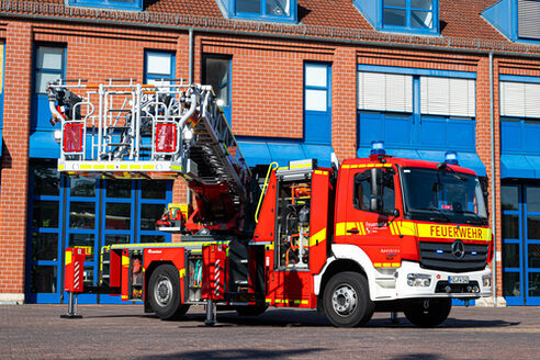 Photo of a turntable ladder of the Mainz fire department