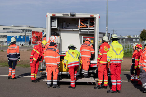 Einsatzkräfte der Hiflsorganisationen