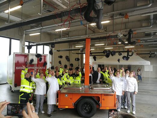 Mitglieder der SEG-V bei der Einweihung