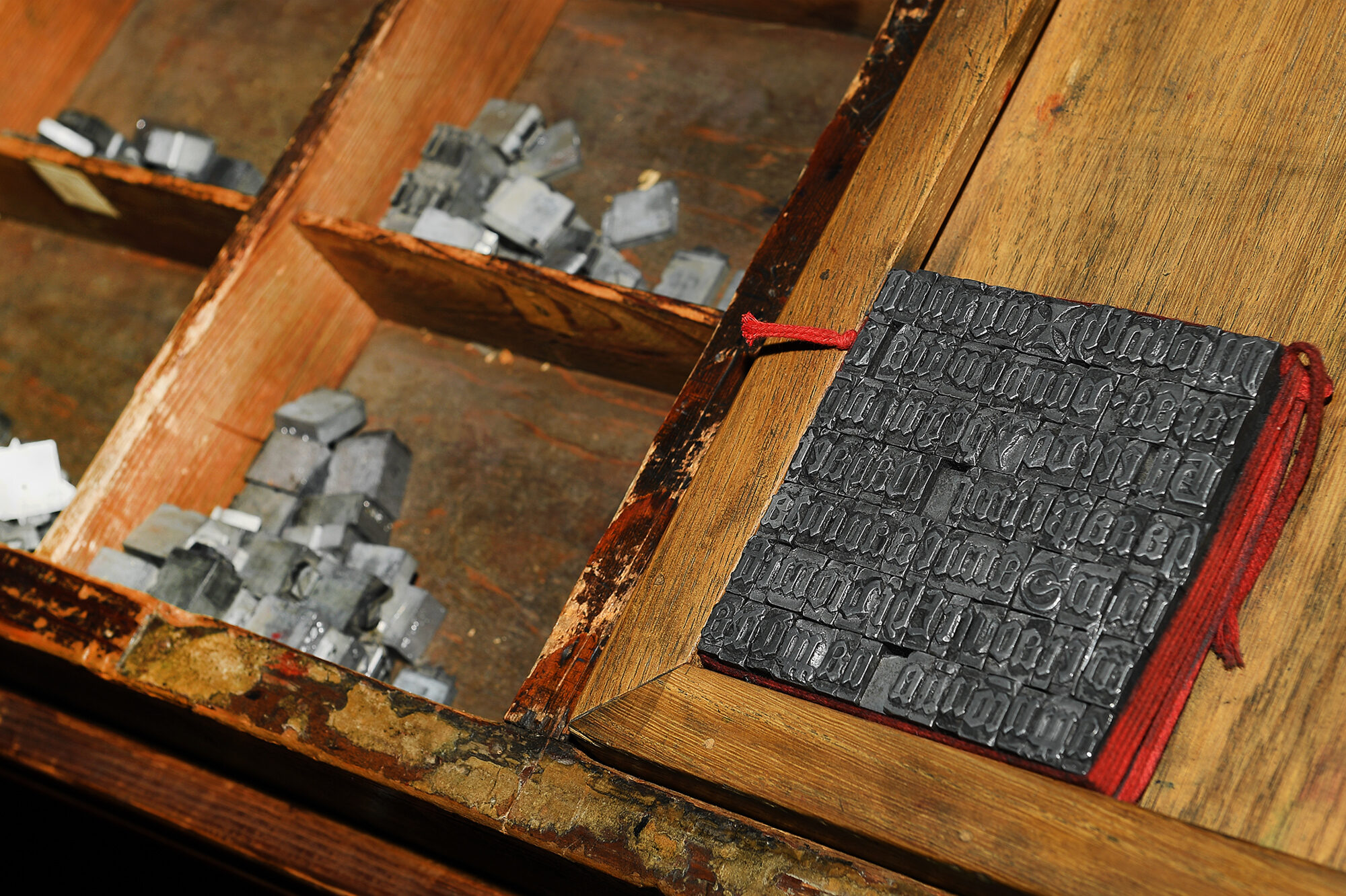 Foto eines Setzkastens in der Historischen Druckerwerkstatt.