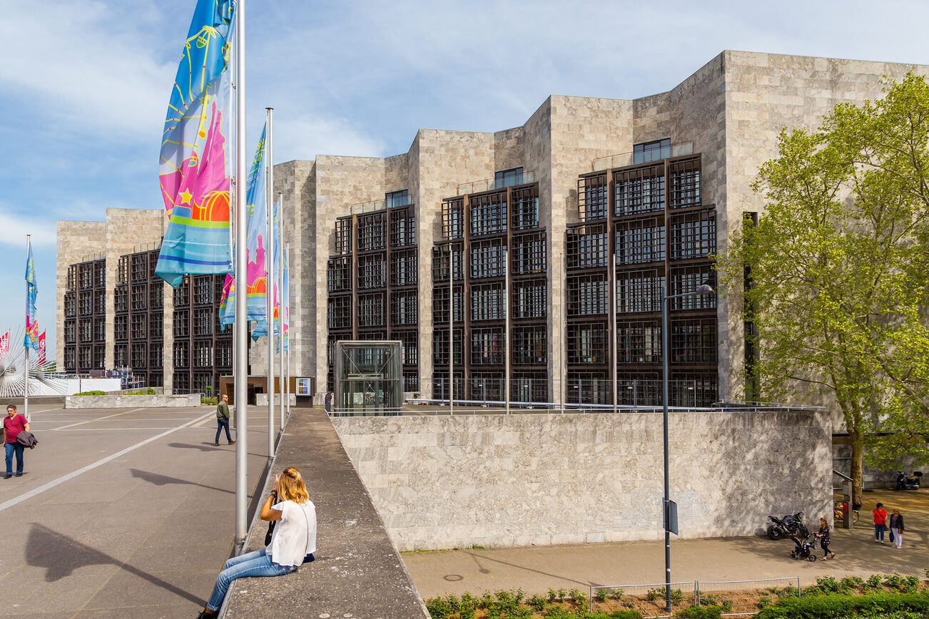 Rathaus Jockel-Fuchs-Platz