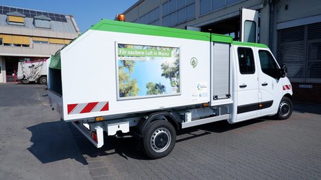E-Kolonnenwagen im Entsorgungsbetrieb
