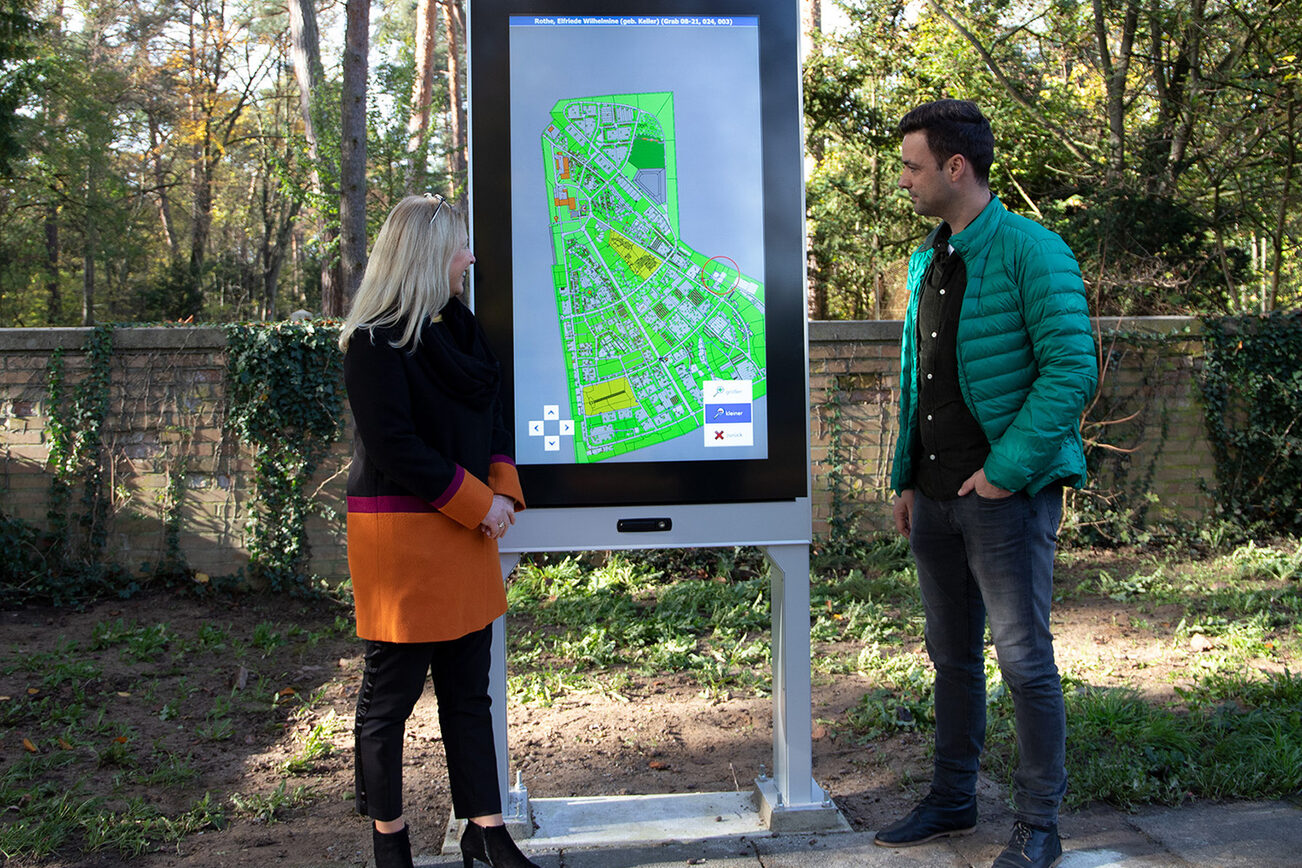 Jeanette Wetterling und Abteilungsleiter Sebastian