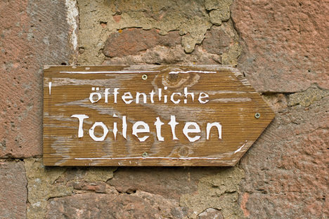 Wegweisend, wenn´s pressiert: Die öffentlichen Toiletten in Mainz.