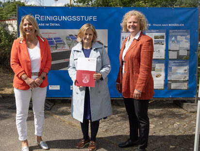 Gruppenbild mit Vorstandsvorsitzende Jeanette Wetterling, SGD-Präsid