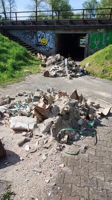 18042024 Motiv 1 Illegale Ablagerung von Bauschutt in Mainz-Laubenheim