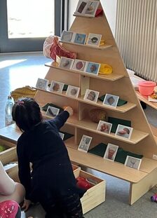 Kinder der Kita Ruhestraße lernen die Ernährungspyramide kennen