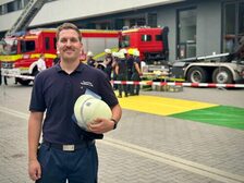 Während der Ausbildung schon Leben gerettet: Feuerwehr-Azubi Jonas Eberhard spendet Stammzellen für einen unbekannten Patienten