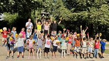 27 Erstklässler:innen der Erich Kästner Grundschule erhalten Brotdose