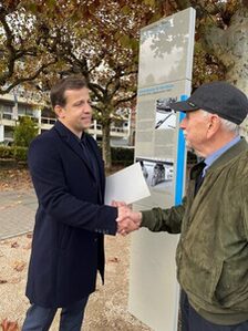 Oberbürgermeister Nino Haase und Spender Gerhard Bär