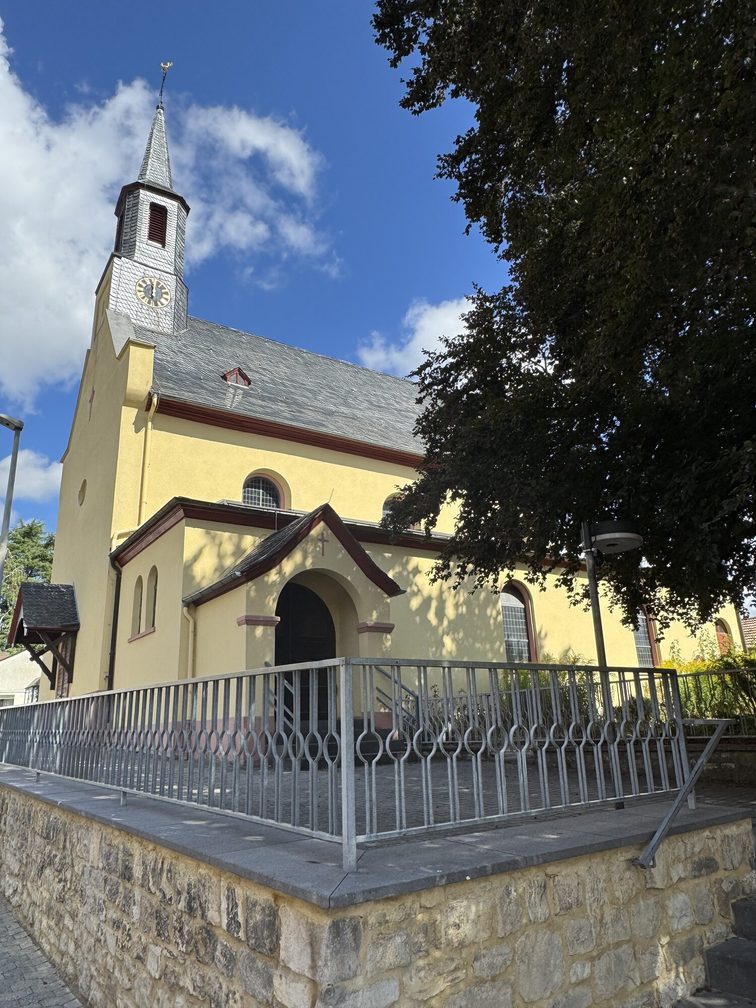 Katholische Kirche Maria Königin Drais