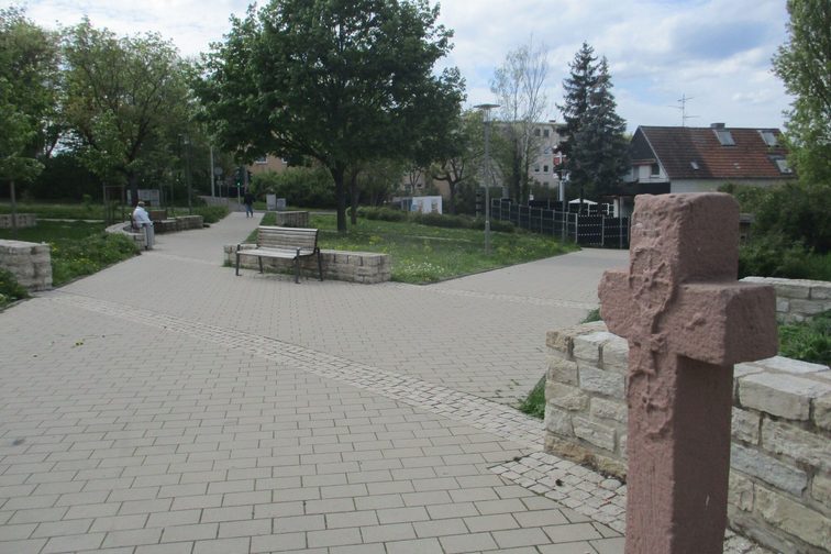 altes Grenzkreuz in Mombach