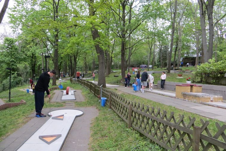 Minigolf course in Hartenberg Park