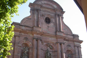 Das klassizistische Eingangsportal von St. Ignaz © Landeshauptstadt Mainz