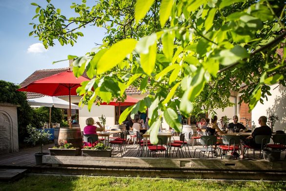 Im Grünen sitzen auf der Ludwigshöhe