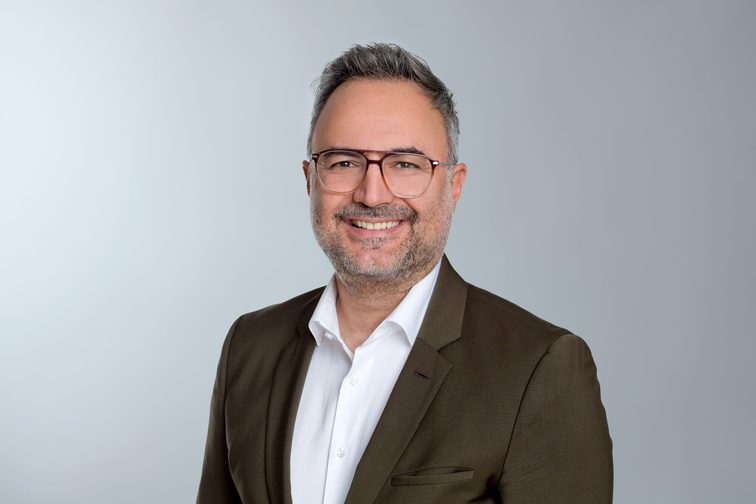 Consejero Ata Delbasteh